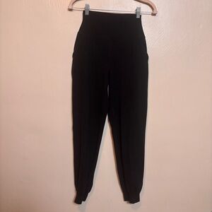 Golden Aritzia Lux Women’s Joggers Pockets Casual Workout Stretch Black Size‎ 4